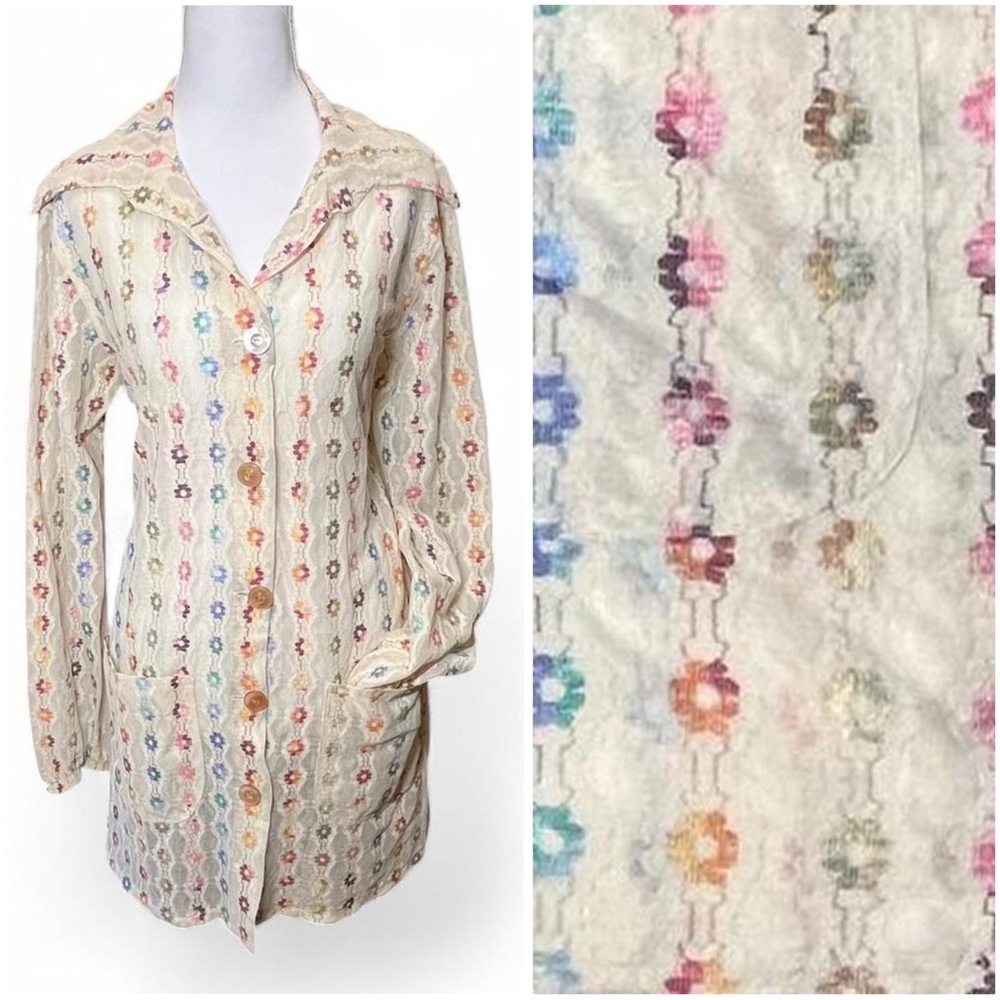 Vintage 1970s custom made lace dress with rainbow daisy pattern. Size large